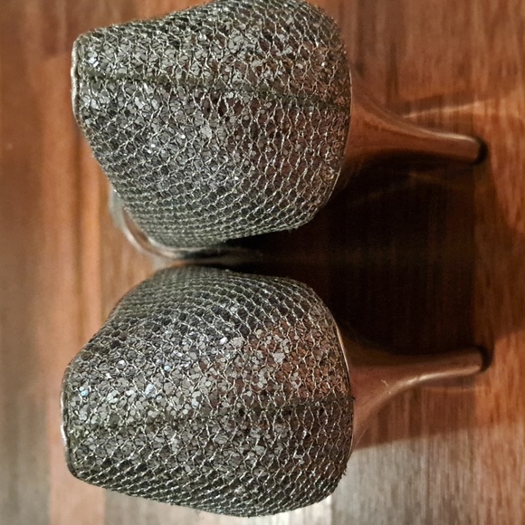 Diana Ferrari, size 8, silver glitter shoes - Picture 4 of 5